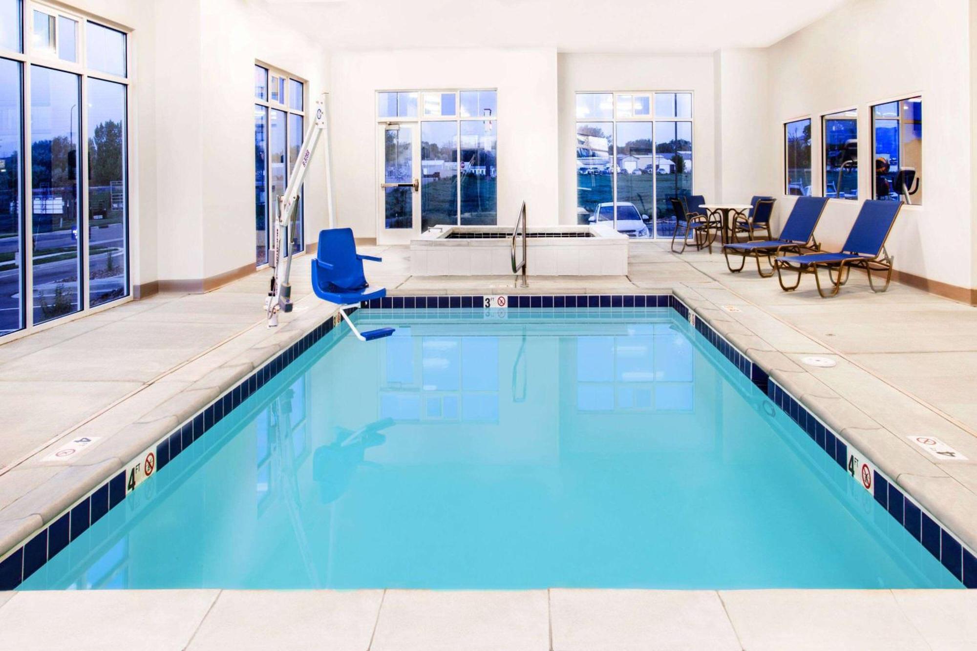 Microtel Inn & Suites By Wyndham Vernal/Naples Экстерьер фото